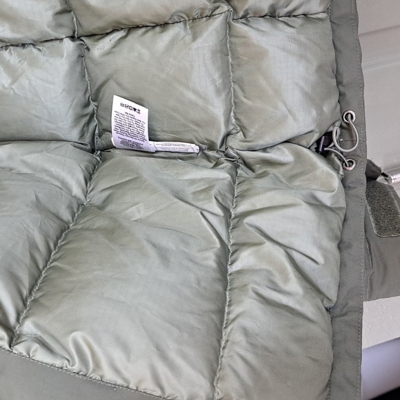 Eddie Bauer Weather Redge Down Winter Coat. - Picture 6 of 14